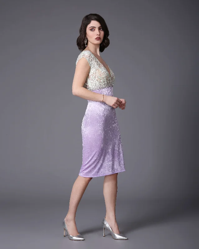 JIZEL -  Delicate elegant evening dress. Straight-cut dress with a V-neck.