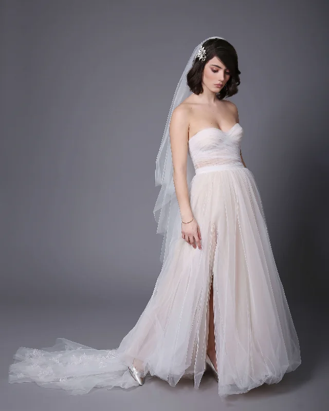 MOREL -  Romantic wedding dress with corset and tulle skirt.