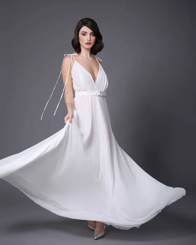 SIMONE – Romantic wedding dress with V-neck. Backless bridal gowns.